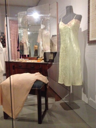 Gretchen mag's moondän - die Ausstellung über die Mode der 30er Jahre im Stadtmuseum München